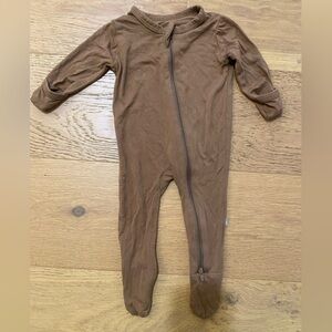 Kyte Baby soft Brown baby One Piece footie size 0-3m GUC